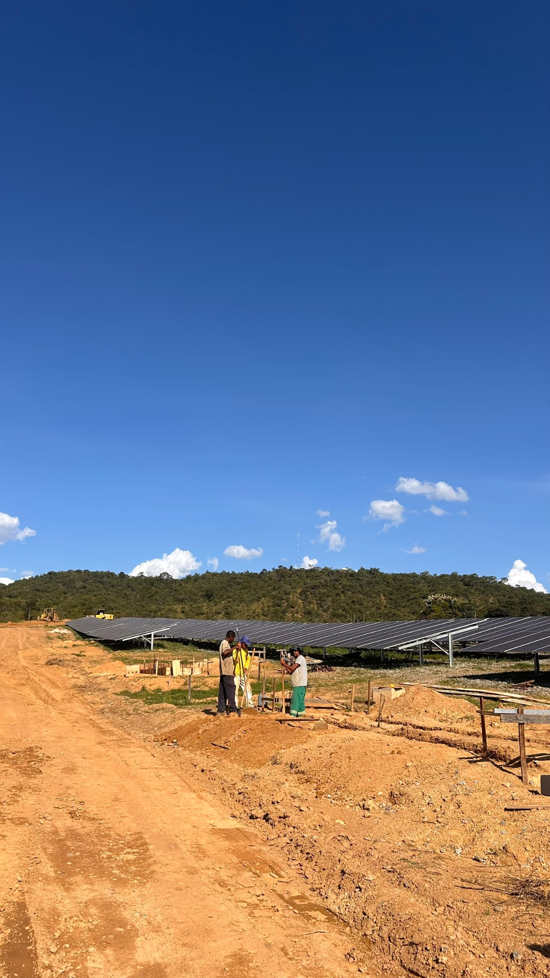 Vista aérea da usina solar em Luziânia, Goiás